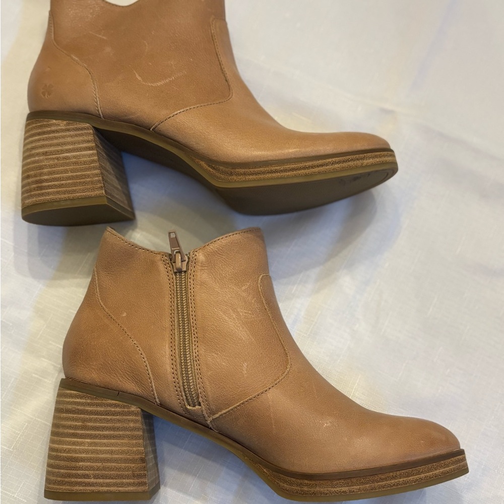 Lucky Brand Tan Heeled Boots - Picture 5 of 7